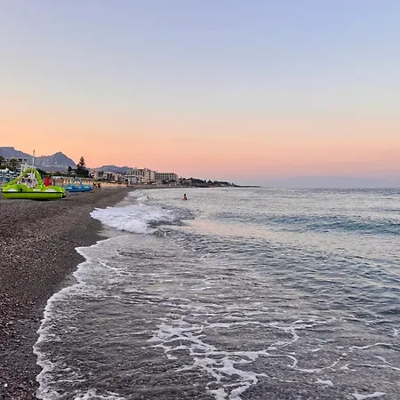 Al Mare Con Giardino E Parcheggio Privato *