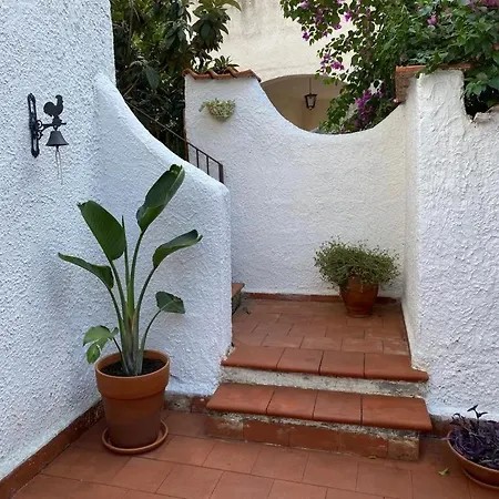 Al Mare Con Giardino E Parcheggio Privato