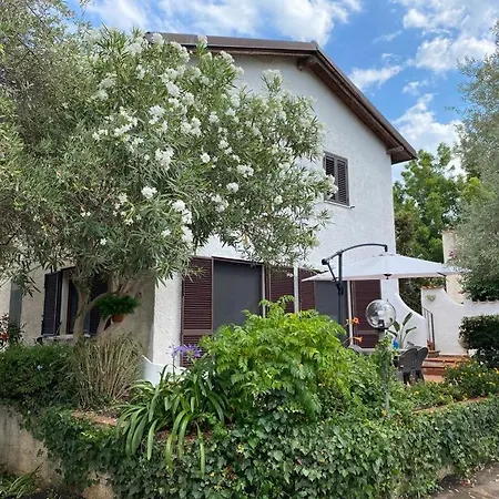 Hébergement de vacances Al Mare Con Giardino E Parcheggio Privato *