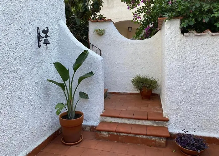 Al Mare Con Giardino E Parcheggio Privato