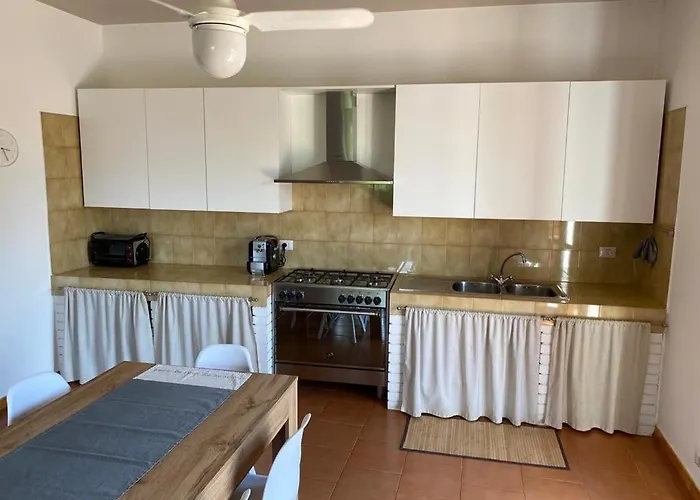 Al Mare Con Giardino E Parcheggio Privato